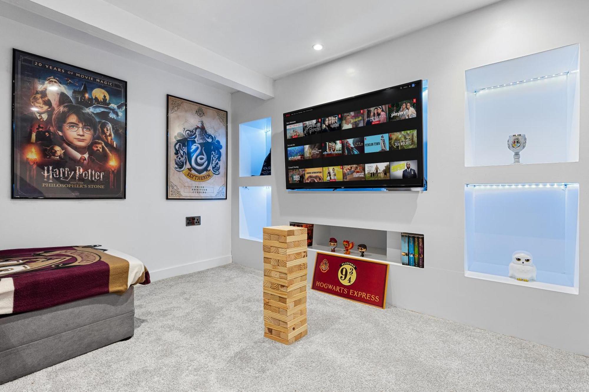The Hogwarts Retreat - Cinema Room - Special May Offer - 25Th - 31St واتفورد المظهر الخارجي الصورة